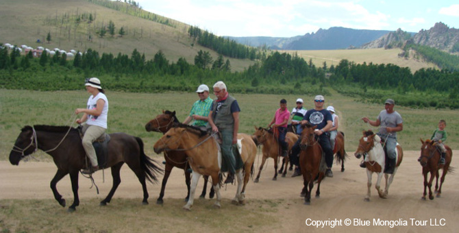 Tour Riding Active Travel Riding Vacation in Terelj Park Image 3