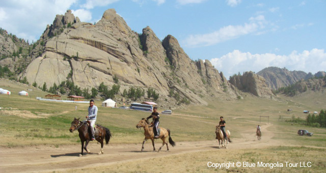 Tour Riding Active Travel Riding Vacation in Terelj Park Image 4